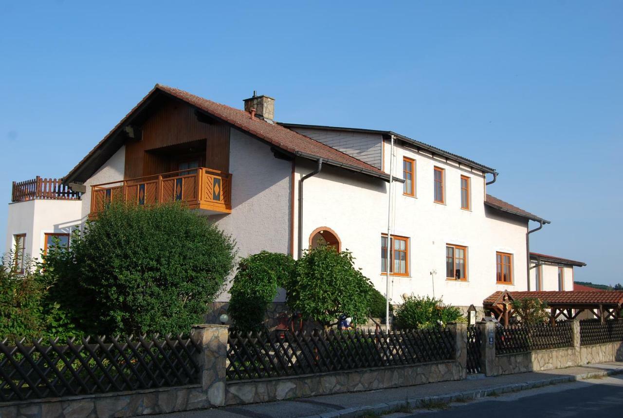 Gaestezimmer Glaser Gross-Siegharts Exterior photo